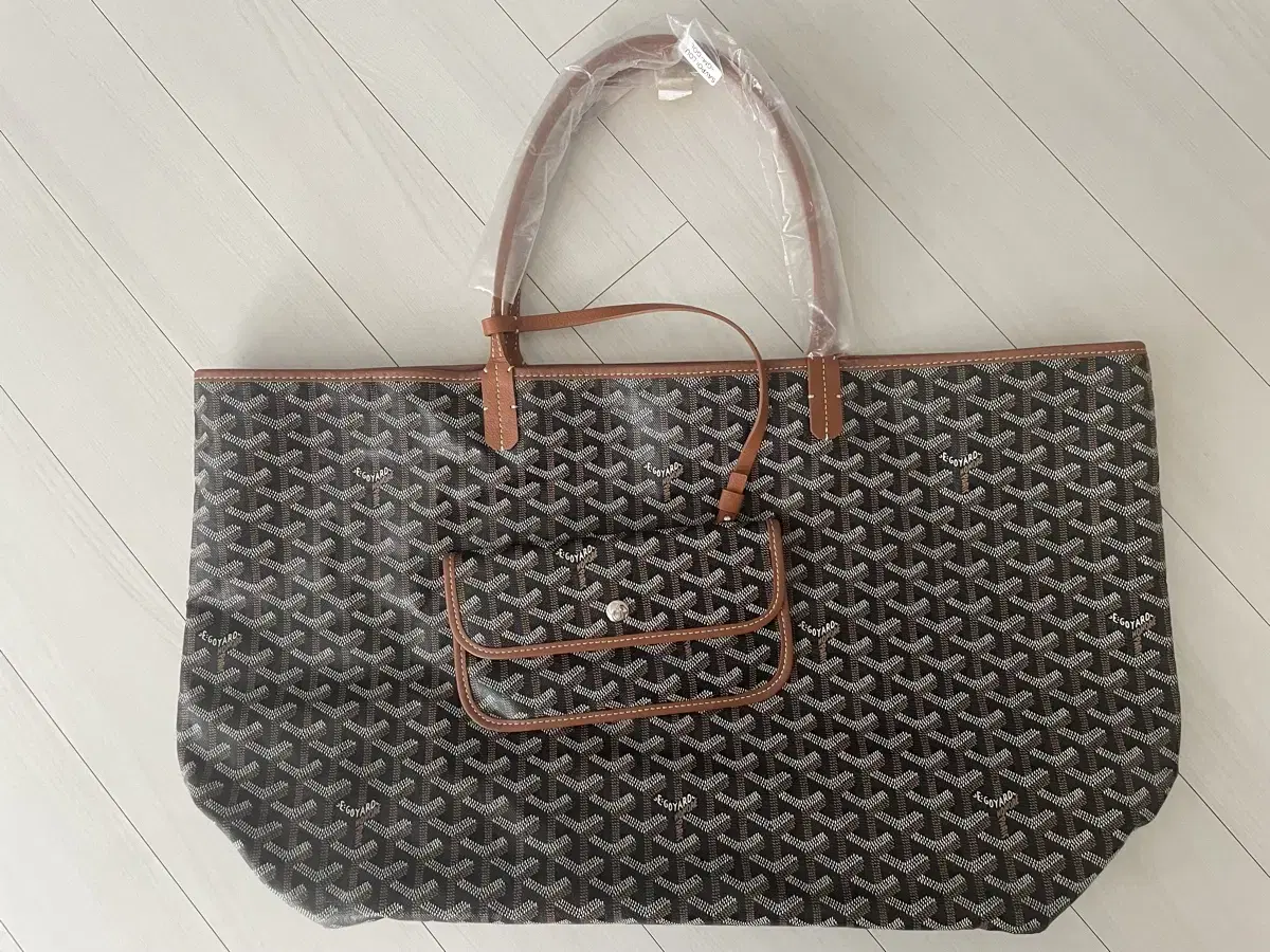 (Authentic/Same-day shipping) Goyard GM Saint Louis Bag Black Tan