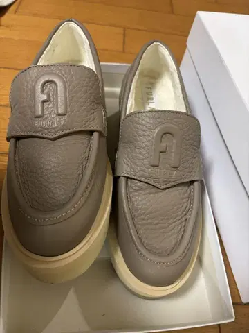 FURLA 로퍼 브라운