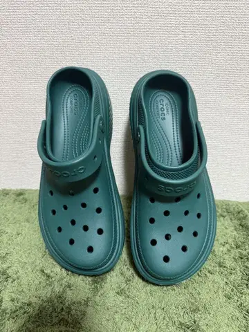 Crocs 그린 클로그 샌들