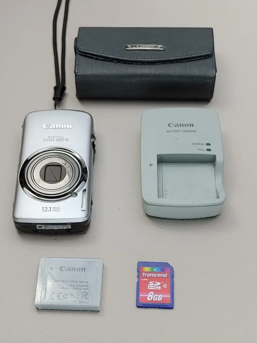 Canon IXUS 200 Ready-to-use Travel Digital Camera