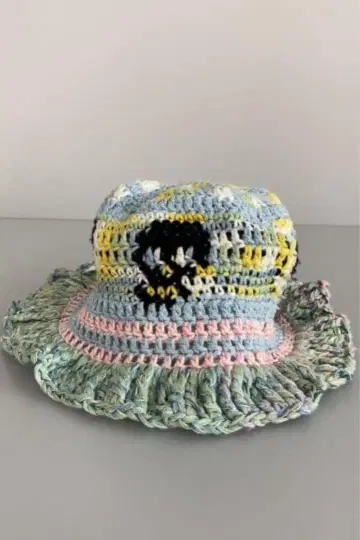 "Y.A.R.N." 핸드메이드 니트 모자 스컬