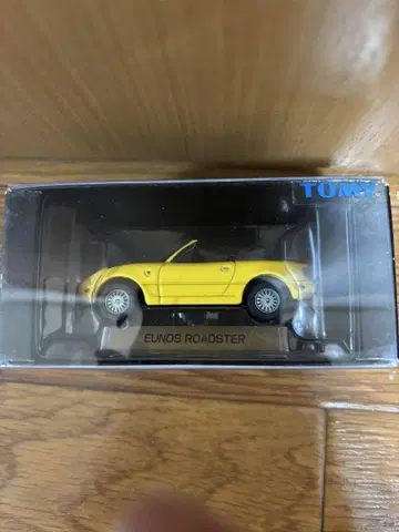 토미카 LIMITED EUNOS ROADSTER Yellow