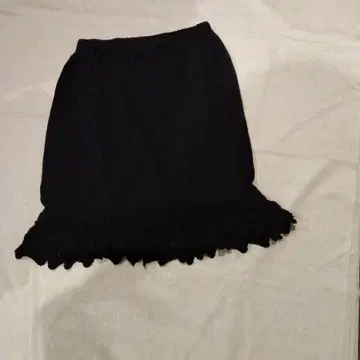 ZUCCa 블랙 레이스 밑단 미디 스커트