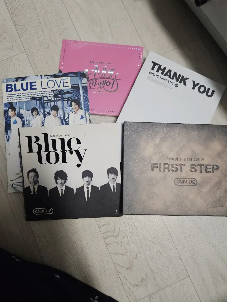 CNBLUE Album Set