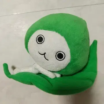 피쵸쿤 잎사귀 봉제 인형