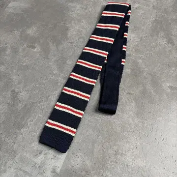 빈티지 테두리 디자인 네이비 니트 넥타이
