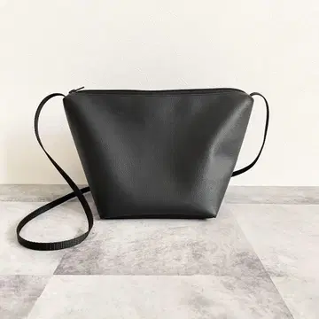 핸드메이드 보트형 미니백 L 블랙 누아르