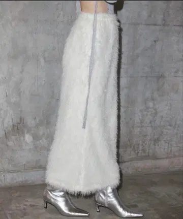 JOSE MOON SHAGGY FUR SKIRT/샤기 퍼 스커트