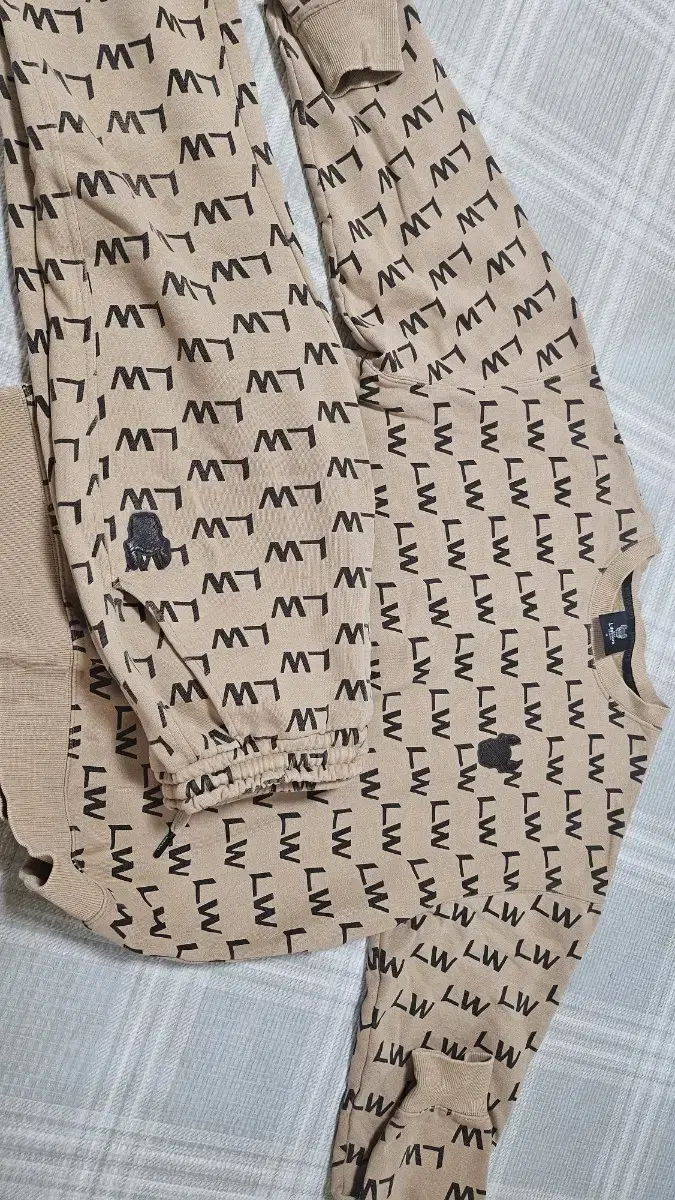 Lifework Sweatshirt Set