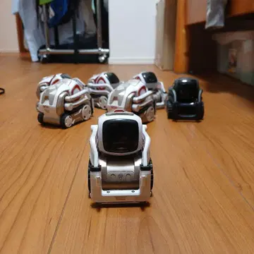 Cozmo 로봇 1대