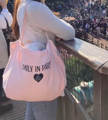 epine emily in Paris 토트백
