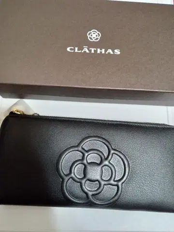박스 포함 새상품 CLATHAS 클레이사스 장지갑 블랙 까멜리아