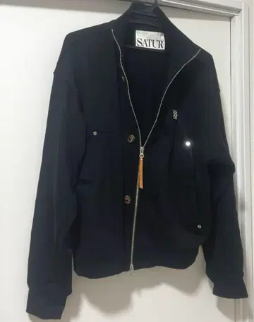 SATUR 자켓