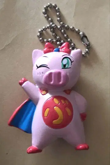 톤데부린 볼 체인 피규어