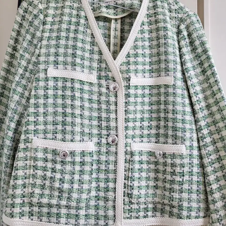 MIXXO[ミッソ] V-neck Tweed Short Sleeve Jacket MIXXO Stand Collar Short Tweed Jacket | Jackets for Women