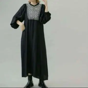 어반 리서치 써니 라벨 크로스 스티치 자수 롱 원피스