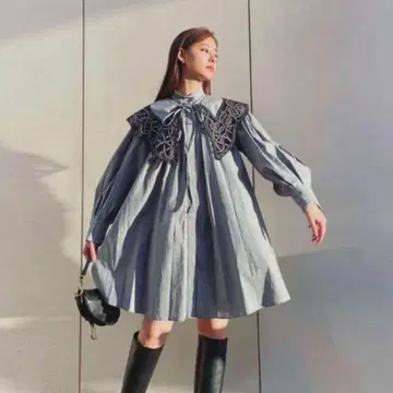 SNIDEL ORGANIAS 자수 칼라 미니 원피스 블랙