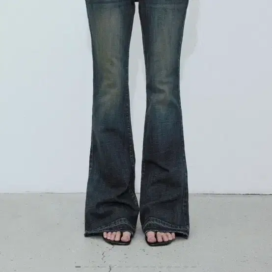 【BOHEMIAN SEOUL】25ss VINTAGE BLUE BOOTCUT JEANS BOHEMIAN SEOUL | 보헤미안서울 Bohemian Seoul Jeans 25 SS New