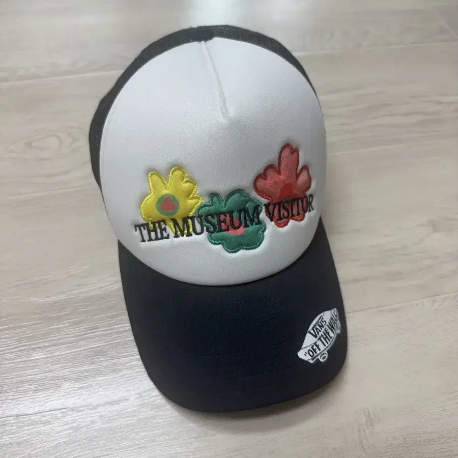キャップ [THE MUSEUM VISITOR X VANS] FLORAL TRUCKER HAT Vans x The Museum Visitor Floral Trucker Hat White | eBay