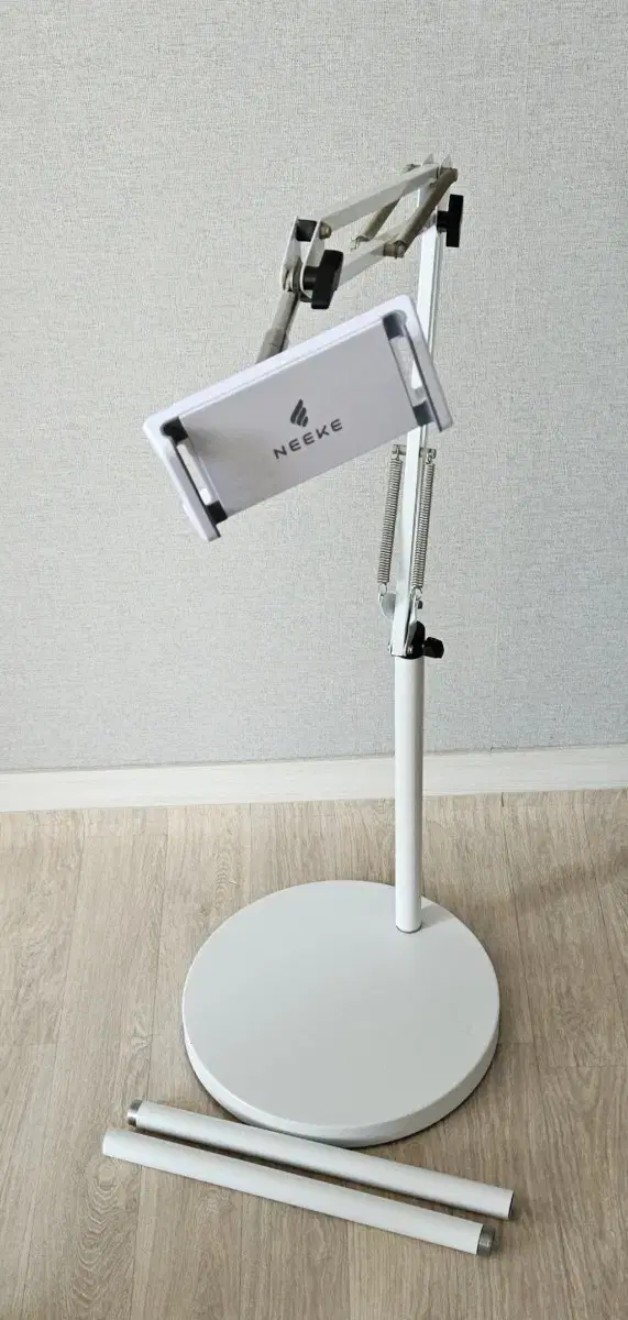 고급 니케 태블릿 거치대 아이패드 갤럭시탭 침대