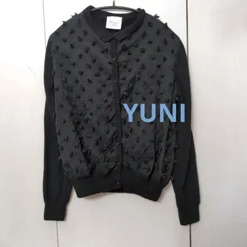 yuni 매우 세련된 카라 부착 니트와 도트 쉬폰 원단의 블랙 가디건