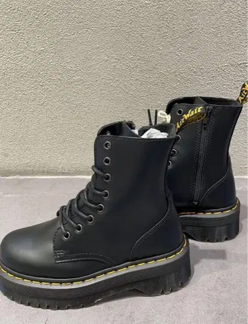 미사용 새상품 Dr.Martens 닥터마틴 JADON 8홀 부츠
