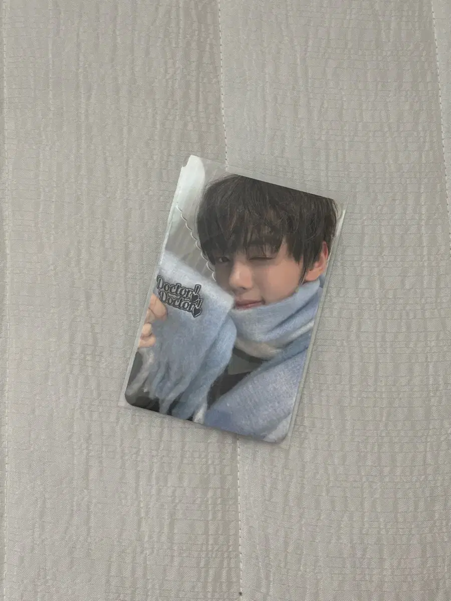 Zerobaseone Kim Gyuvin Doctor Doctor Scarf Broadcast Poca wts
