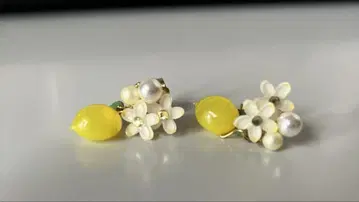 레몬 꽃 귀걸이