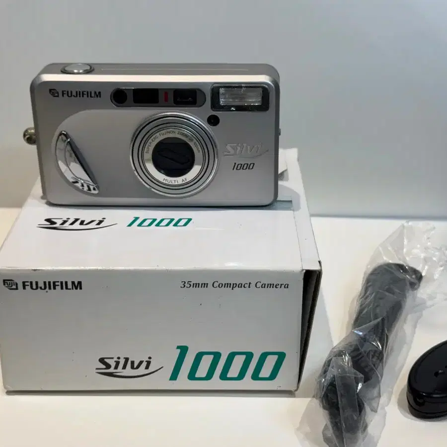 Fujifilm Zoom Date Fuji Silvi 1000 極美 Fujifilm フイルムカメラ