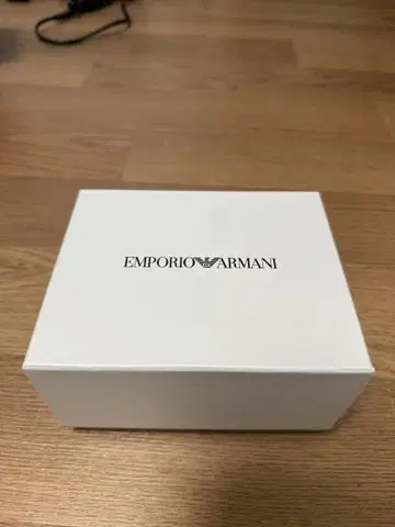 엠포리오 아르마니 블랙 손목시계