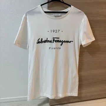 Salvatore Ferragamo 화이트 티셔츠 사이즈 수선 가능