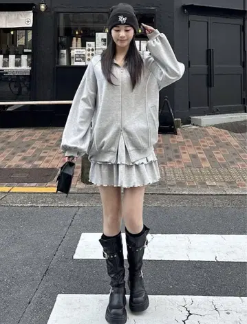 더블 지퍼 트랙 자켓 & 미니 스커트