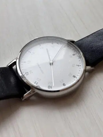 ISSEY MIYAKE WATCH 'f' 이와사키 이치로