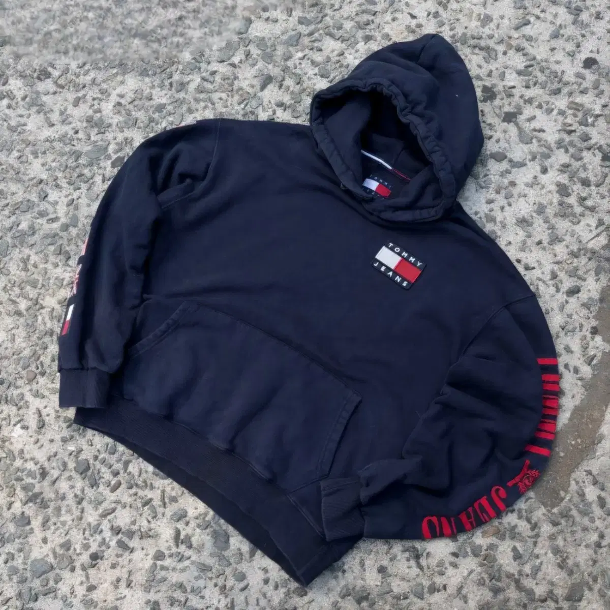 Red Tommy Hilfiger Country Flag Hoodie Cookies Award Tour Red