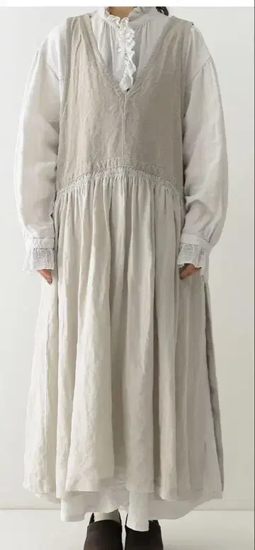 네스트로브 헤비 린넨 브로드 에이프런 드레스
