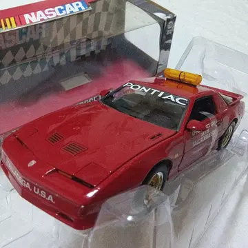 그린 라이트 1/18 폰티악 GTA