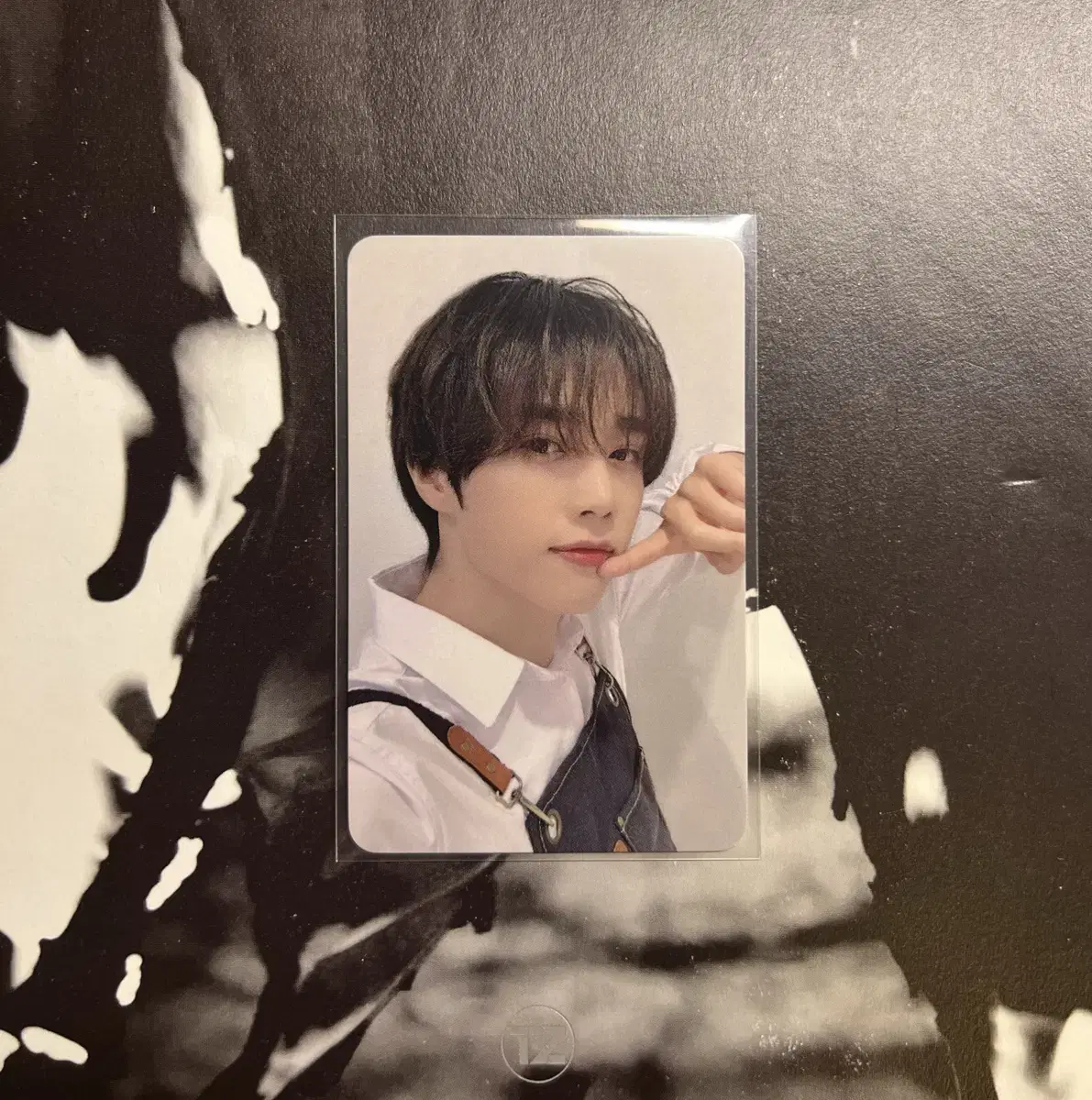 The Boyz Sunwoo Barista unreleased photocard wts HelloLive Hyunjae Zuu Younghoon album