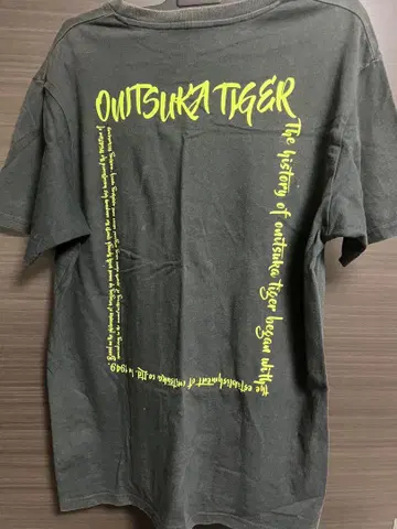 오니츠카타이거 블랙 t