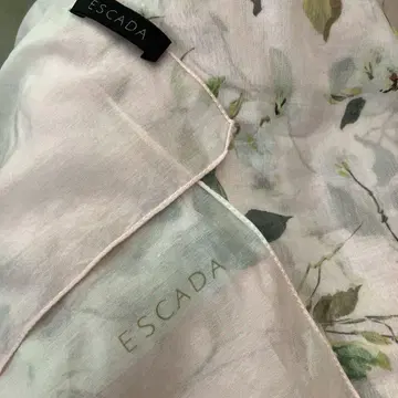 ESCADA 플라워 프린트 스카프