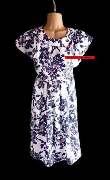 새상품 la vie de Leory 흰 꽃무늬 원피스 라비드 르오리 S