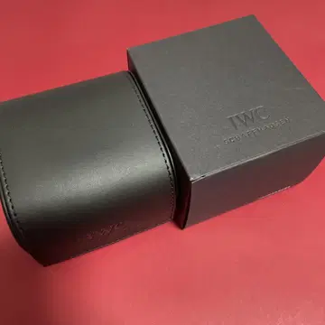 아이더블유씨 BOX