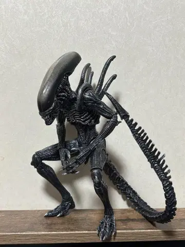 네카 NECA 에이리언 vs 프레데터 배틀 에이리언