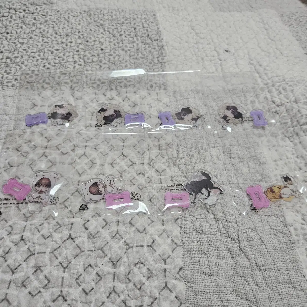 Gang Geon-ma Don't Touch The Puppy Acrylic Stand Mini Acrylic BL