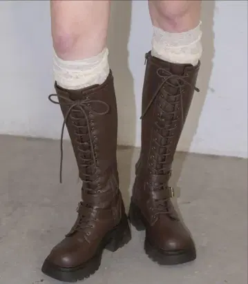 브라운 레이스업 롱 부츠