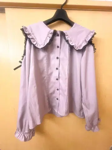 마즈 어깨 레이스 리본 블라우스 핑크