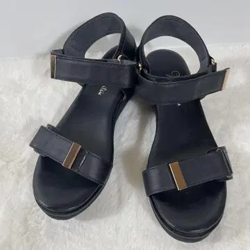 긴자 카네마츠 새상품급 샌들 웨지솔 통굽 벨트 블랙 24cm