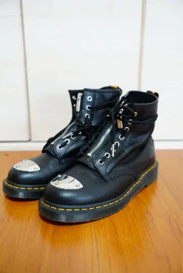 닥터 마틴 Dr.Martins UK71460 하드웨어 8 홀 부츠