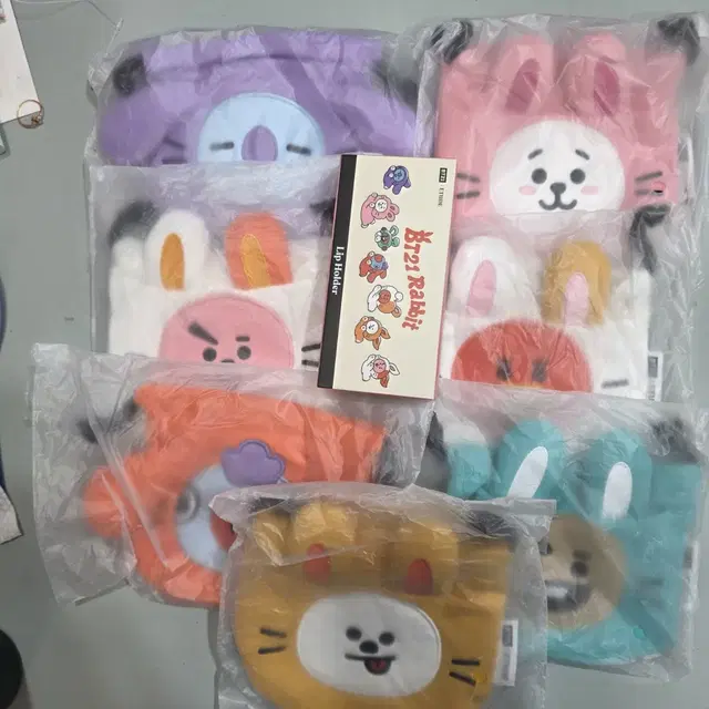 새상품ㅡ 에뛰드 BT21 파우치 전색상 판매합니다