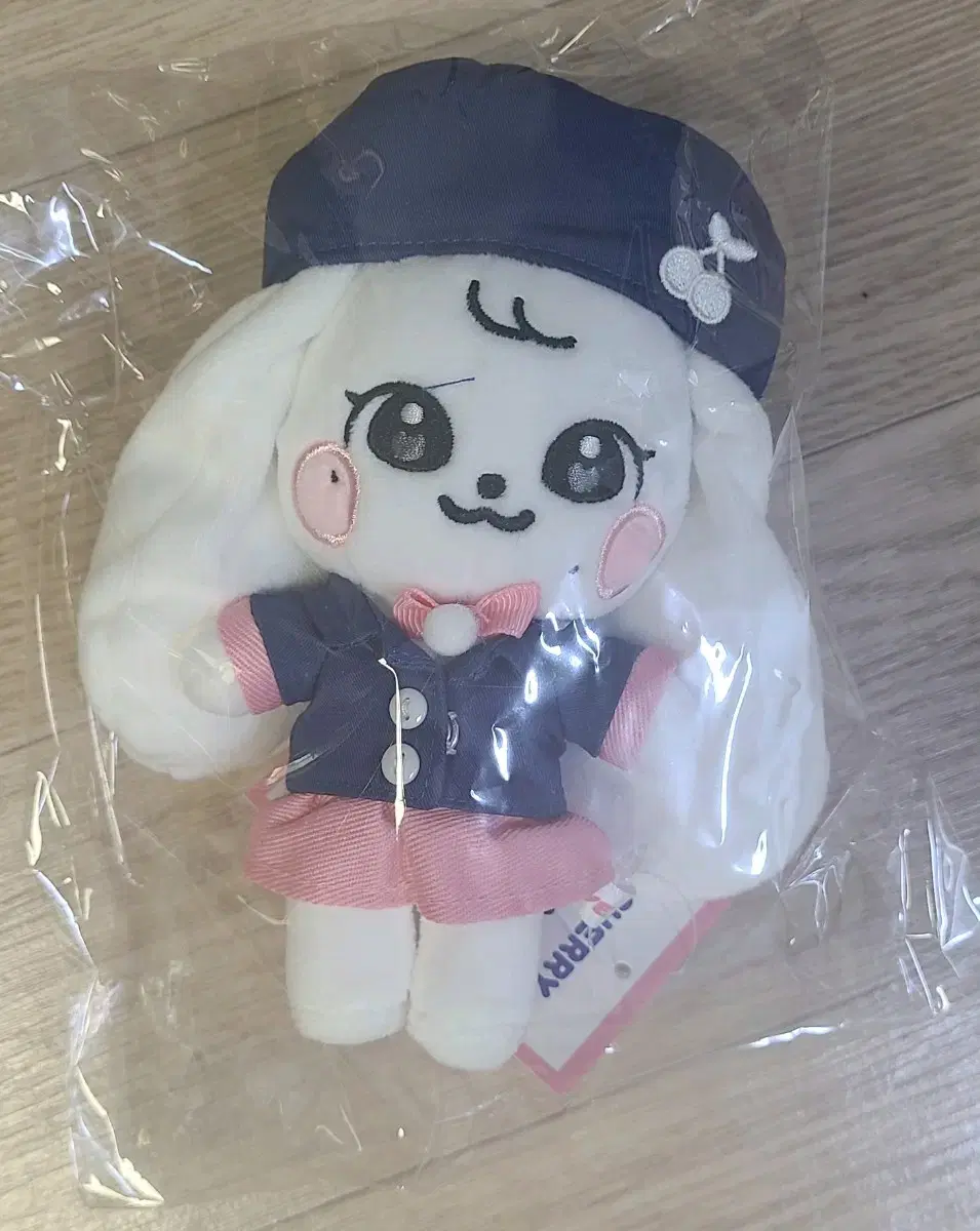아이브 미니브 체리 스쿨 플러시 키링