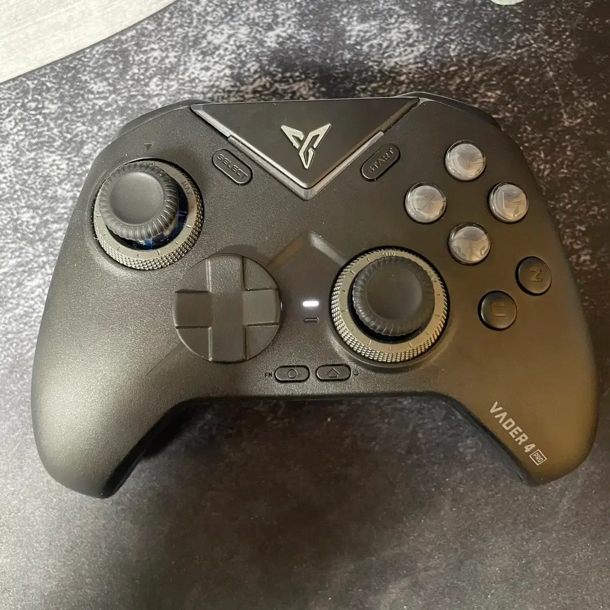 조이트론 베이더4 프로 게임패드